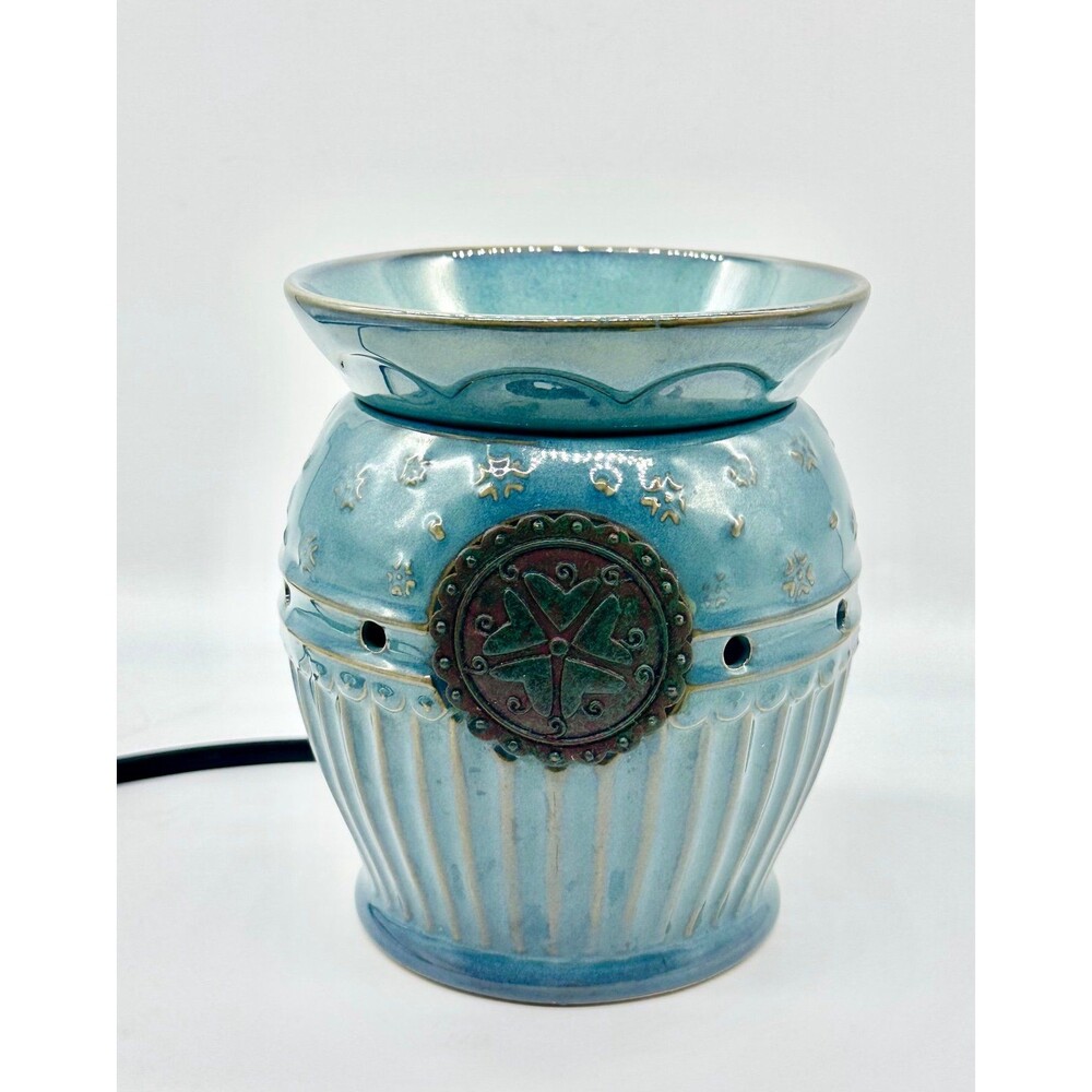 Scentsy Victoria full-size wax warmer bronze flower medal